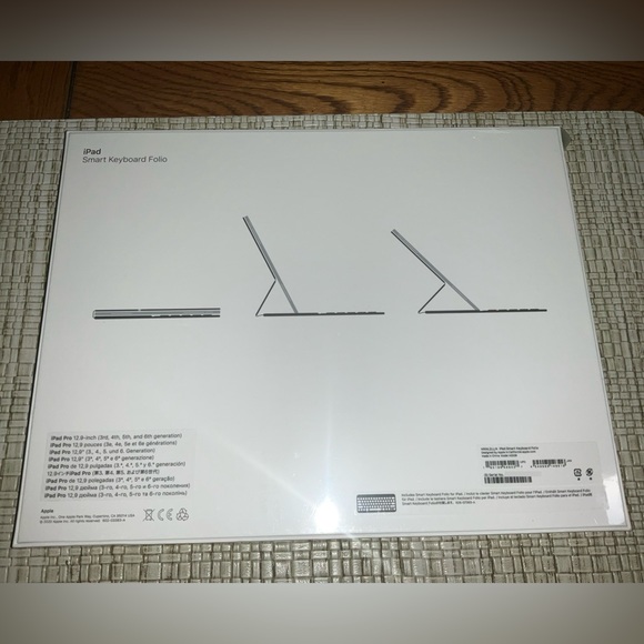 Apple Smart Keyboard Folio for iPad Pro 12.9-inch (6th generation) - US English - Picture 4 of 11
